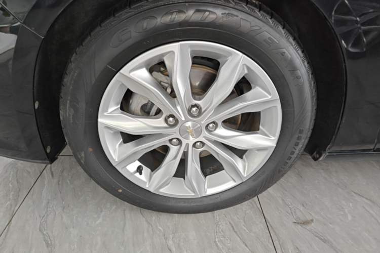 Used Chevrolet Malibu XL 2019 535T CVT Active Version Left Front Wheel Hub