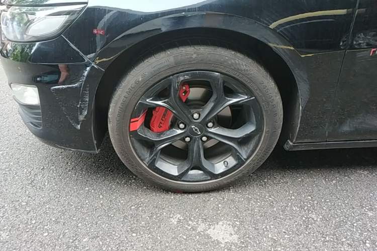 Used Chevrolet Malibu XL 2019 Redline 550T Automatic Sport Edition Left Front Wheel Hub