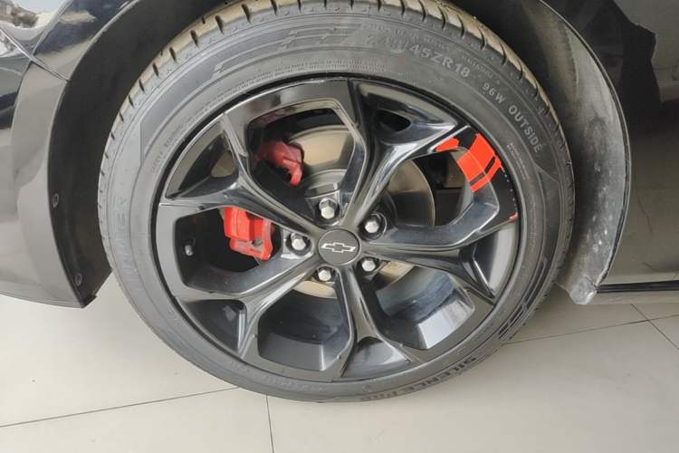 Used Chevrolet Malibu XL 2019 Redline 550T Automatic Sport Edition Left Front Wheel Hub