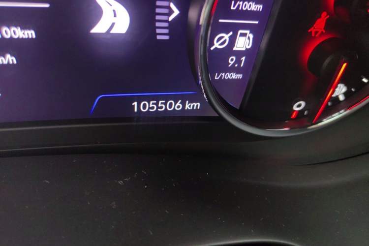 Used Chevrolet Malibu XL 2019 Redline 550T Automatic RuiLian Edition Odometer Close Up