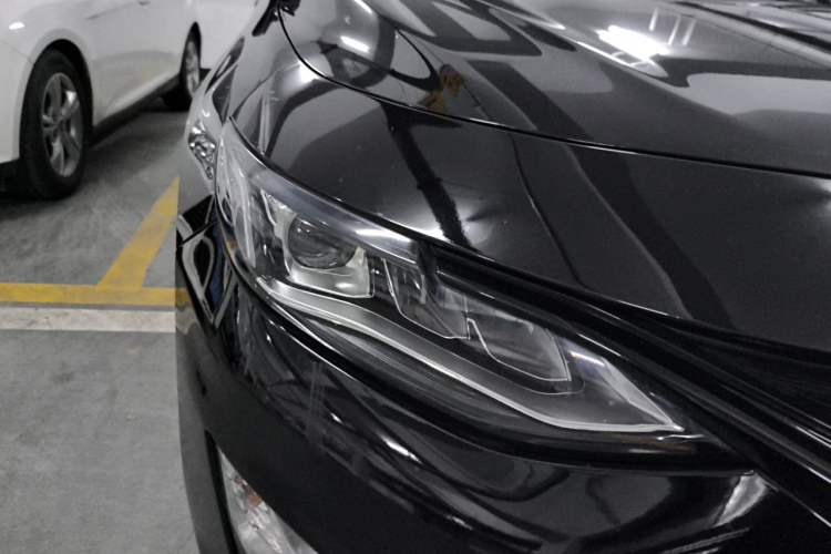 Used Chevrolet Malibu XL 2019 Redline 550T Automatic Smart Edition Right Front Headlight