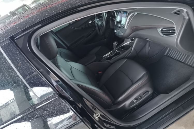 Used Chevrolet Malibu XL 2019 Redline 550T Automatic Sport Edition Right Front Seat