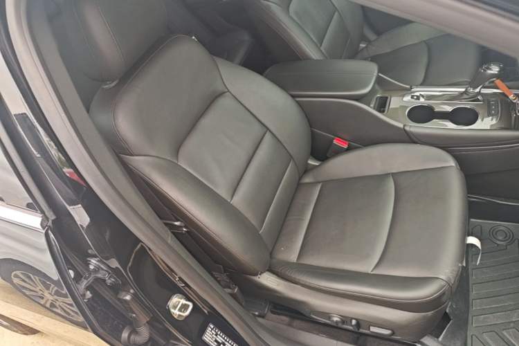 Used Chevrolet Malibu XL 2019 535T CVT Active Version Right Front Seat