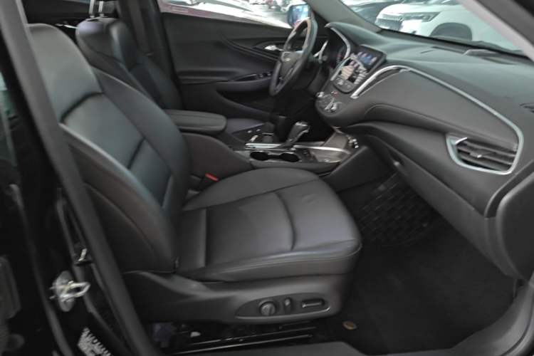 Used Chevrolet Malibu XL 2019 535T CVT Active Version Right Front Seat
