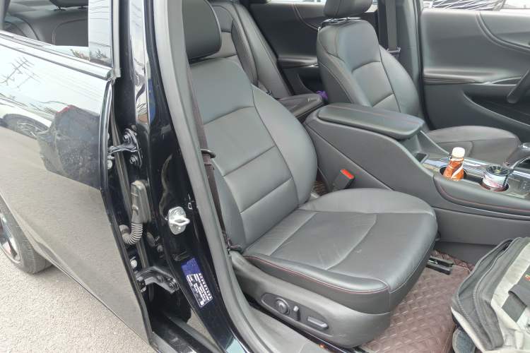 Used Chevrolet Malibu XL 2019 Redline 550T Automatic Sport Edition Right Front Seat