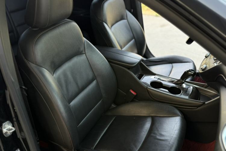 Used Chevrolet Malibu XL 2019 Redline 550T Automatic Sport Edition Right Front Seat