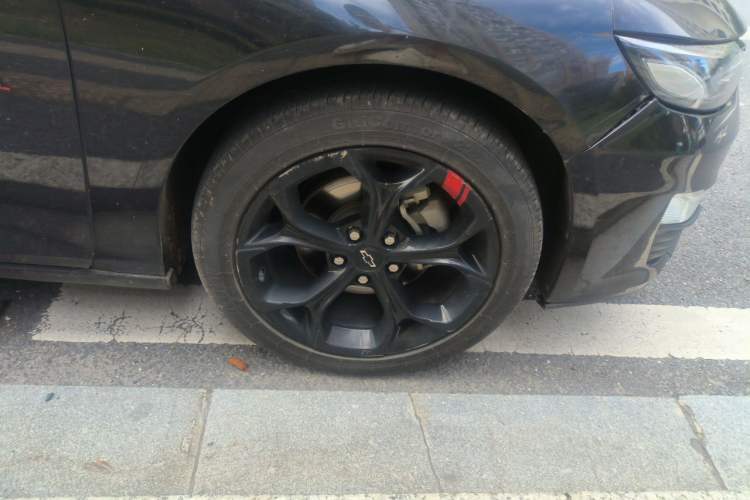 Used Chevrolet Malibu XL 2019 Redline 550T Automatic Sport Edition Right Front Wheel Hub