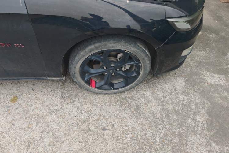 Used Chevrolet Malibu XL 2019 Redline 550T Automatic Sport Edition Right Front Wheel Hub