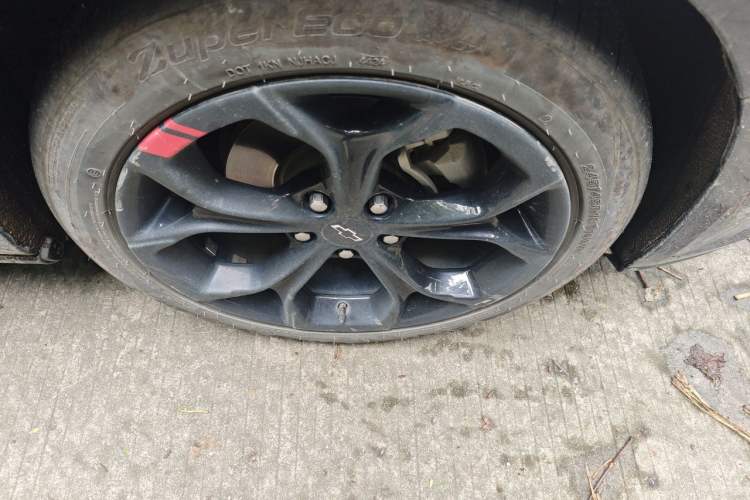 Used Chevrolet Malibu XL 2019 Redline 550T Automatic Sport Edition Right Front Wheel Hub