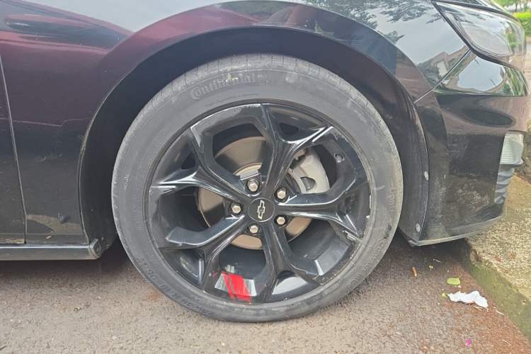 Used Chevrolet Malibu XL 2019 Redline 550T Automatic Sport Edition Right Front Wheel Hub