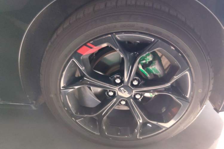 Used Chevrolet Malibu XL 2019 Redline 550T Automatic Sport Edition Right Front Wheel Hub
