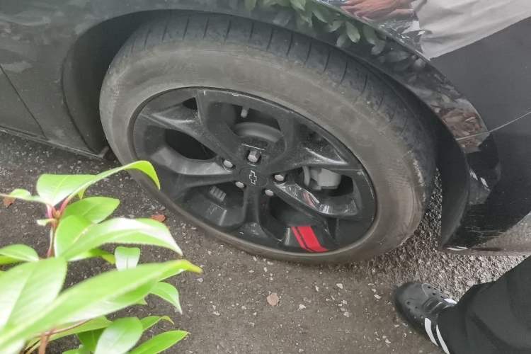 Used Chevrolet Malibu XL 2019 Redline 550T Automatic Sport Edition Right Front Wheel Hub