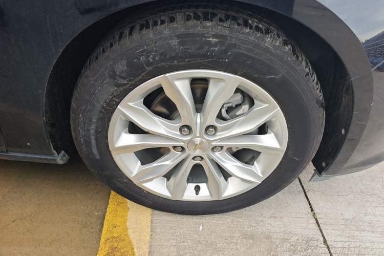 Used Chevrolet Malibu XL 2019 535T CVT Active Version Right Front Wheel Hub