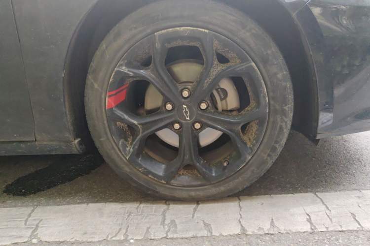 Used Chevrolet Malibu XL 2019 Redline 550T Automatic Sport Edition Right Front Wheel Hub