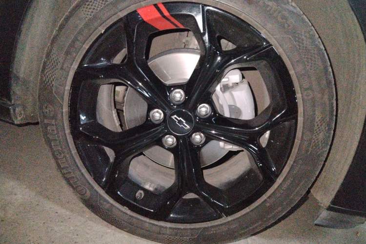 Used Chevrolet Malibu XL 2019 Redline 550T Automatic Sport Edition Right Front Wheel Hub