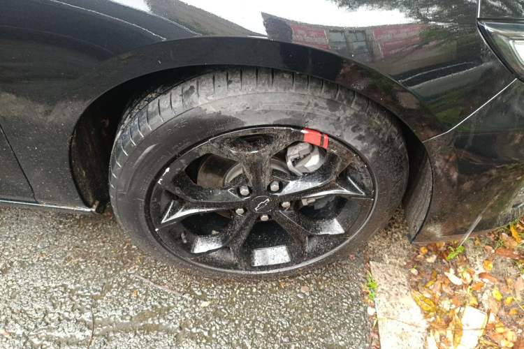 Used Chevrolet Malibu XL 2019 Redline 550T Automatic Sport Edition Right Front Wheel Hub