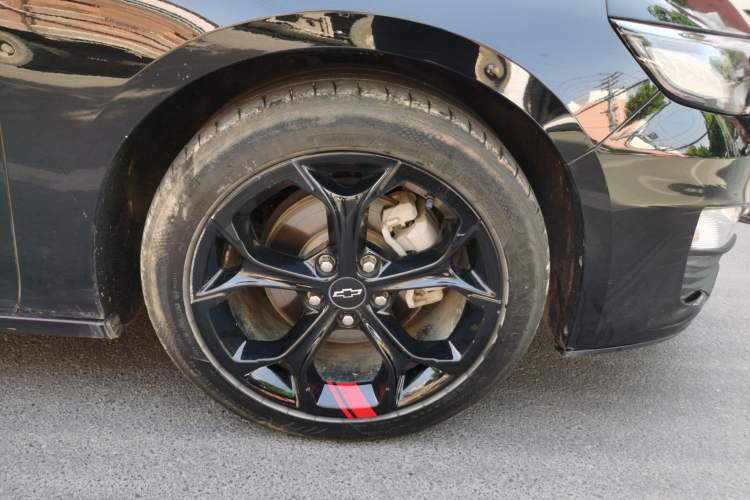 Used Chevrolet Malibu XL 2019 Redline 550T Automatic Sport Edition Right Front Wheel Hub