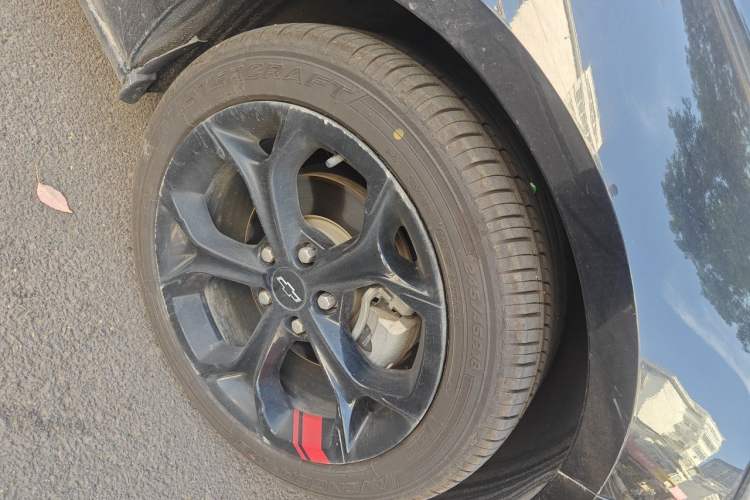 Used Chevrolet Malibu XL 2019 Redline 550T Automatic Sport Edition Right Front Wheel Hub