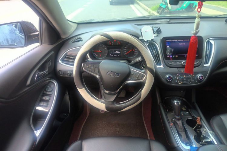 Used Chevrolet Malibu XL 2019 Redline 550T Automatic Sport Edition Steering Wheel
