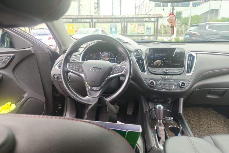 Used Chevrolet Malibu XL 2019 Redline 550T Automatic Smart Edition Steering Wheel