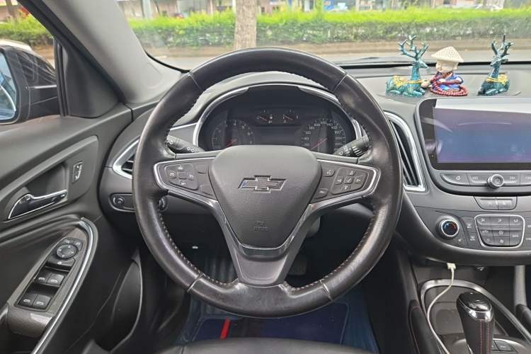 Used Chevrolet Malibu XL 2019 Redline 550T Automatic Sport Edition Steering Wheel