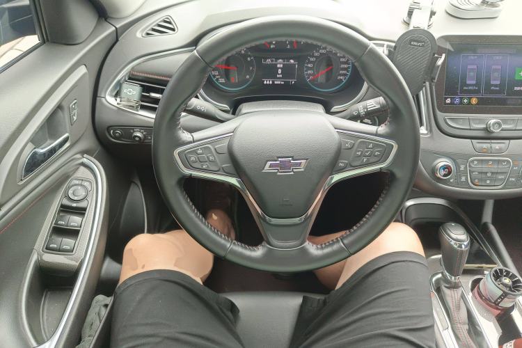 Used Chevrolet Malibu XL 2019 Redline 550T Automatic Sport Edition Steering Wheel
