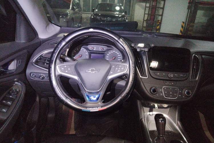 Used Chevrolet Malibu XL 2019 Redline 550T Automatic Sport Edition Steering Wheel