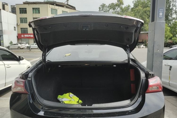 Used Chevrolet Malibu XL 2019 Redline 550T Automatic Sport Edition Trunk