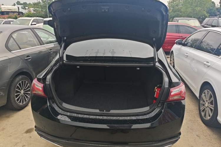 Used Chevrolet Malibu XL 2019 535T CVT Active Version Trunk