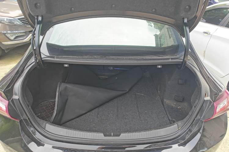 Used Chevrolet Malibu XL 2019 535T CVT Active Version Trunk