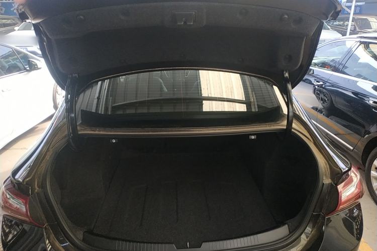 Used Chevrolet Malibu XL 2019 Redline 550T Automatic Sport Edition Trunk