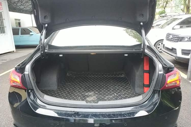 Used Chevrolet Malibu XL 2019 Redline 550T Automatic Sport Edition Trunk