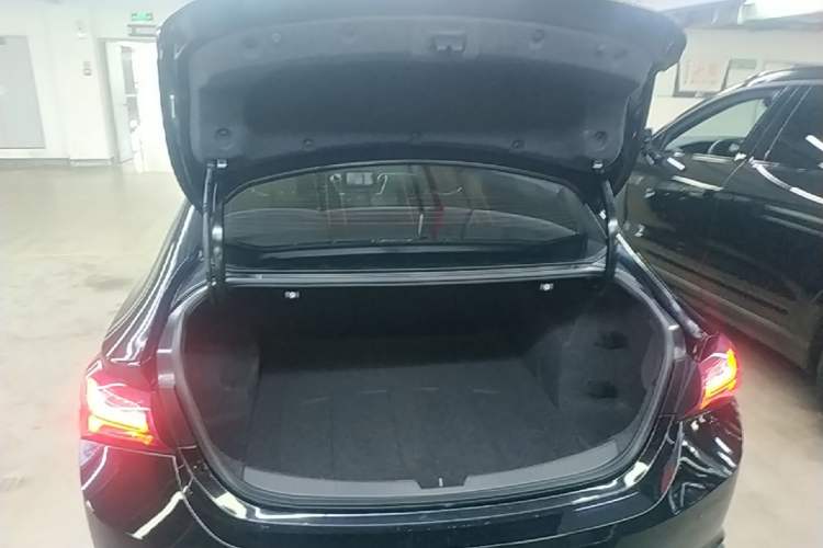 Used Chevrolet Malibu XL 2019 Redline 550T Automatic RuiLian Edition Trunk