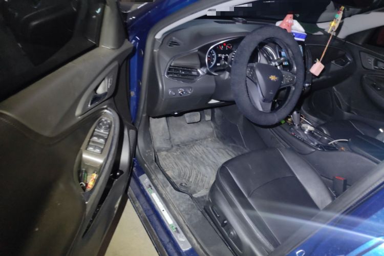 Used Chevrolet Malibu XL 2019 550T Automatic Sapphire Blue Limited Edition Driver Seat