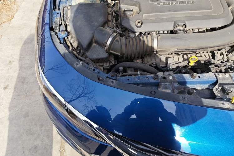 Used Chevrolet Malibu XL 2019 Redline 550T Automatic Sport Edition Engine Bay Right