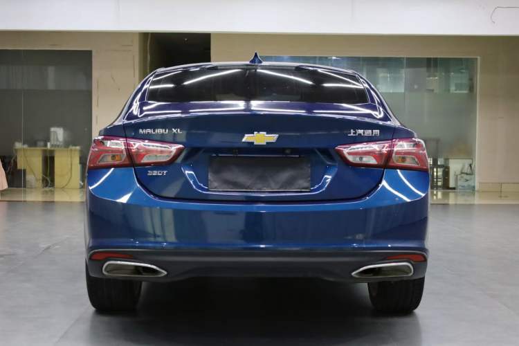 Used Chevrolet Malibu XL 2019 550T Automatic Sapphire Blue Limited Edition Exterior 2