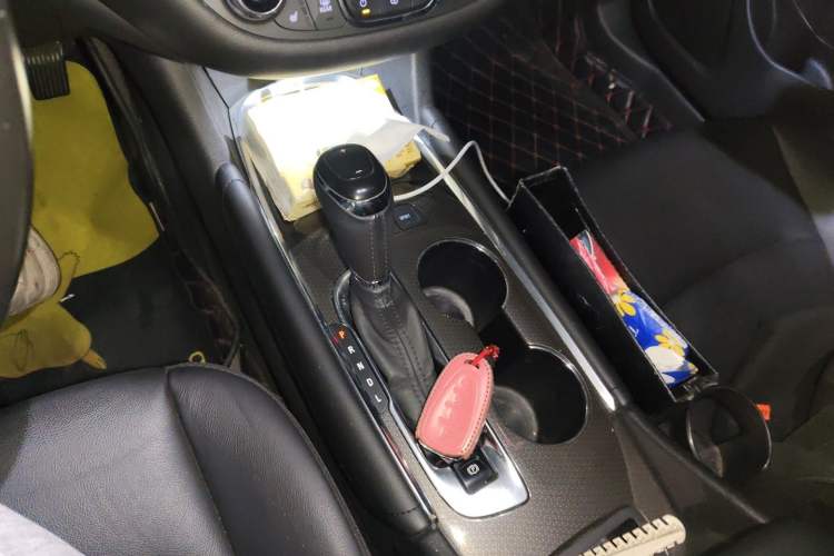 Used Chevrolet Malibu XL 2019 535T CVT Active Version Gear Lever