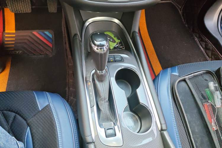 Used Chevrolet Malibu XL 2019 Redline 550T Automatic Sport Edition Gear Lever