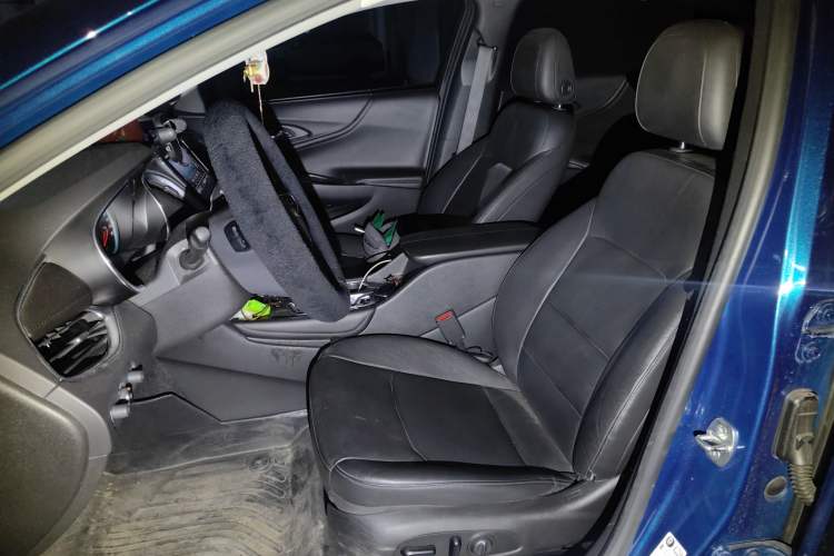 Used Chevrolet Malibu XL 2019 550T Automatic Sapphire Blue Limited Edition Left Front Seat