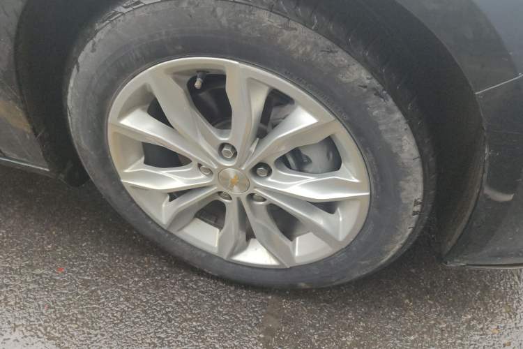 Used Chevrolet Malibu XL 2019 535T CVT Active Version Right Front Wheel Hub