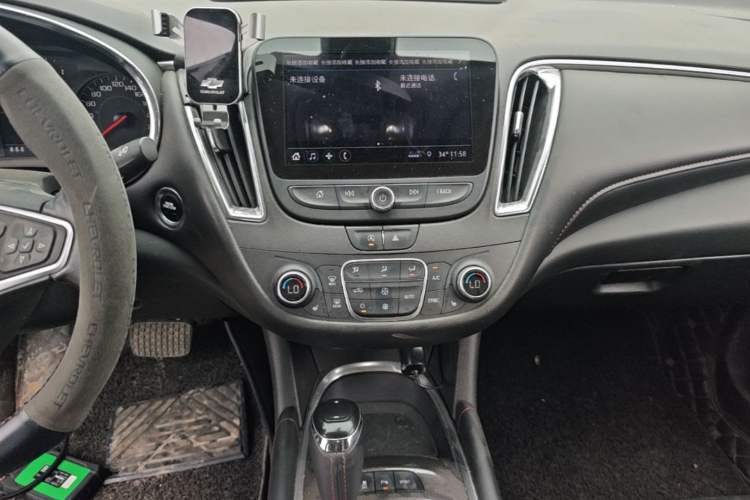 Used Chevrolet Malibu XL 2019 Redline 550T Automatic Sport Edition Audio And AC Panel