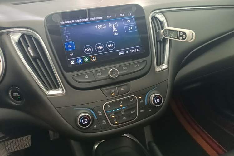 Used Chevrolet Malibu XL 2019 535T CVT Active Version Audio And AC Panel