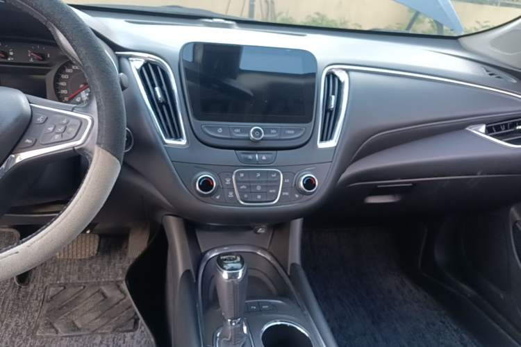 Used Chevrolet Malibu XL 2019 535T CVT Active Version Audio And AC Panel