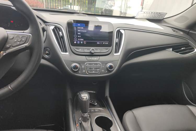Used Chevrolet Malibu XL 2019 535T CVT Active Version Audio And AC Panel