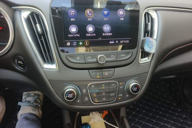 Used Chevrolet Malibu XL 2019 Redline 550T Automatic Sport Edition Audio And AC Panel