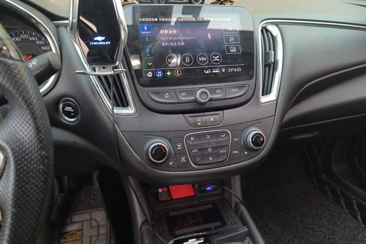 Used Chevrolet Malibu XL 2019 Redline 550T Automatic Sport Edition Audio And AC Panel