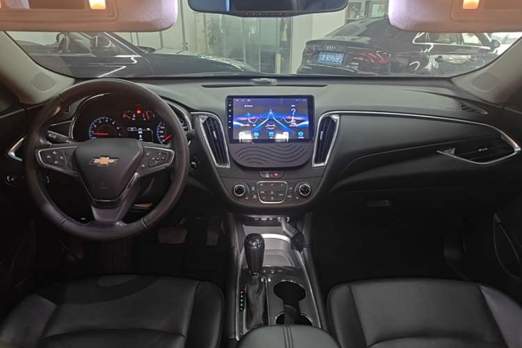 Used Chevrolet Malibu XL 2019 535T CVT Active Version Center Console
