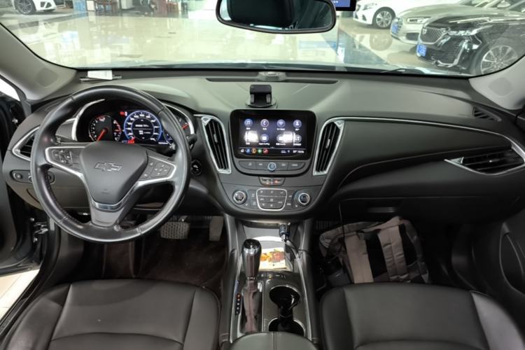 Used Chevrolet Malibu XL 2019 Redline 550T Automatic RuiLian Edition Center Console