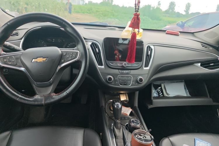 Used Chevrolet Malibu XL 2019 535T CVT Active Version Center Console