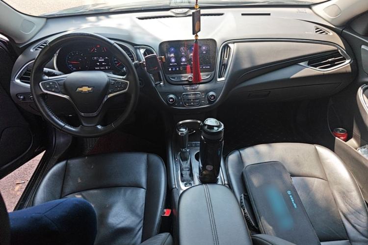 Used Chevrolet Malibu XL 2019 535T CVT Active Version Center Console